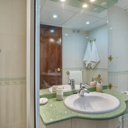 Aloha Amazing Sea Views At Carihuela Torremolinos