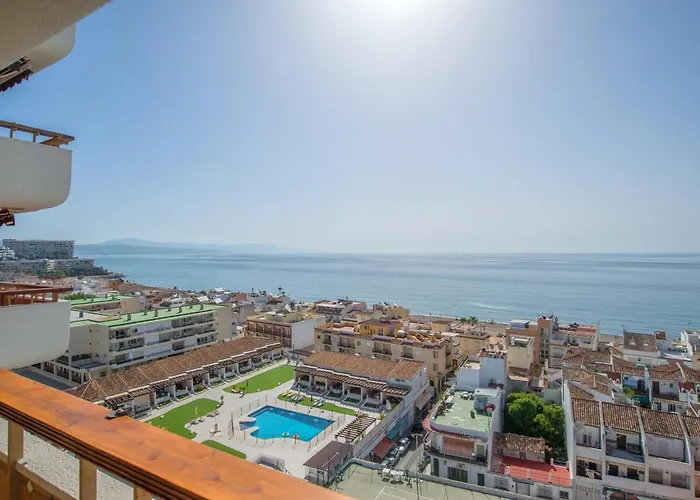Aloha Amazing Sea Views At Carihuela Torremolinos